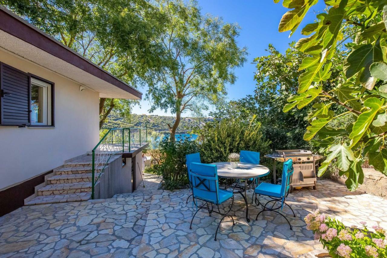 Holiday Home Zita Кральевица Экстерьер фото